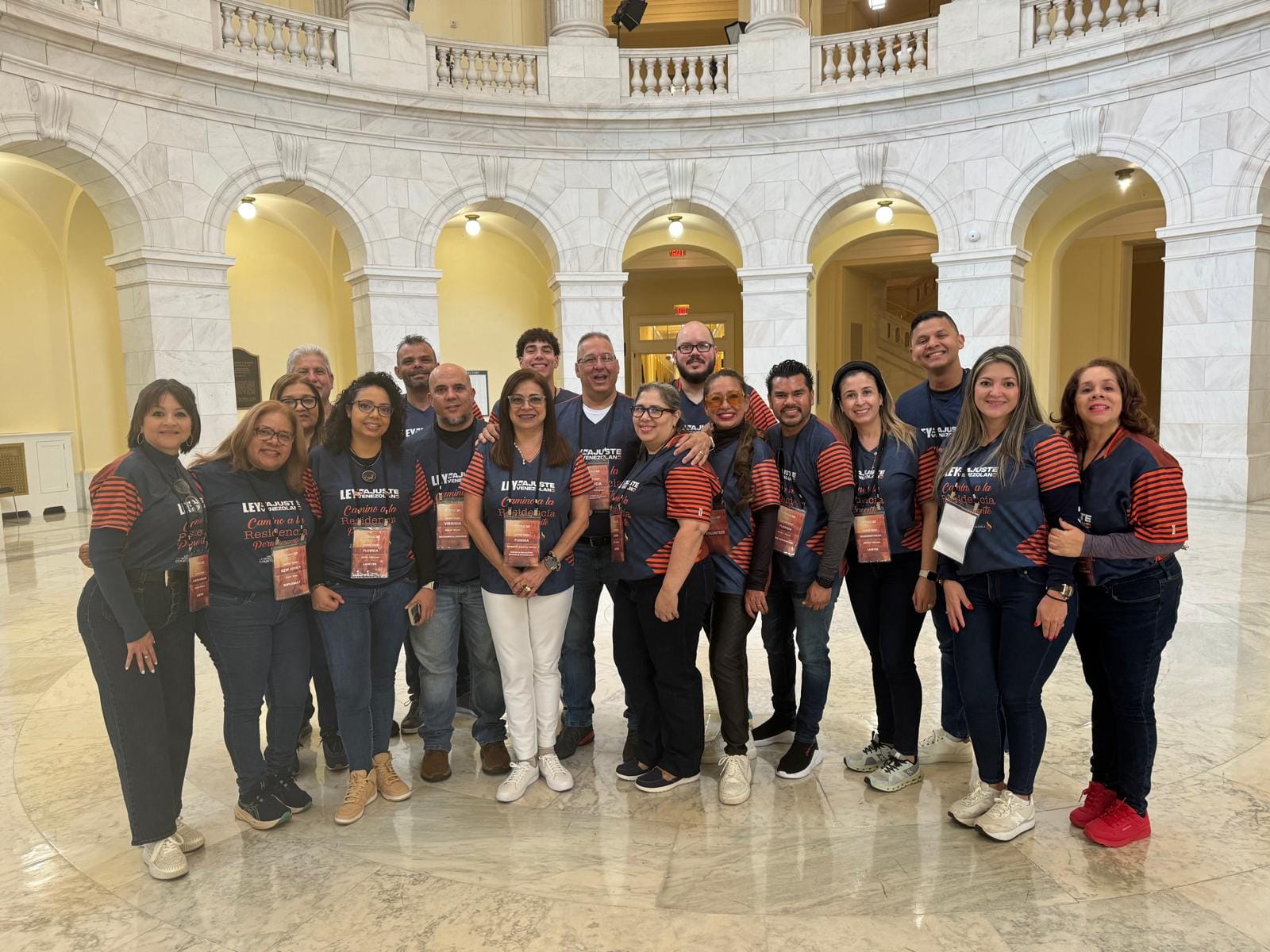 El equipo de voluntarios en el Capitolio, durante las jornadas mensuales de incidencia por la Ley de Ajuste Venezolano.