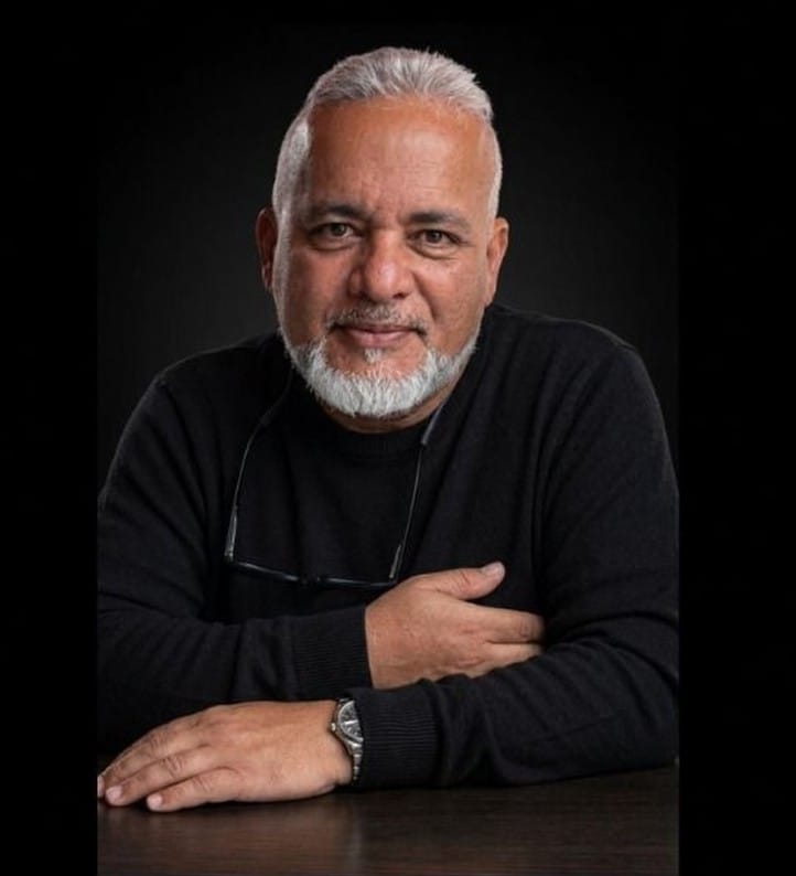 Retrato del artista Sergio Corrales