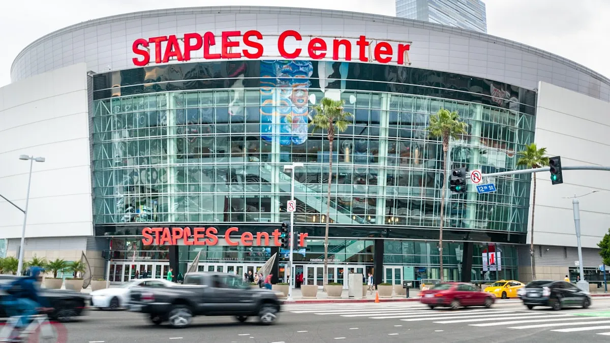 Los Lakers revelarán en 2027 una estatua en honor al entrenador Phil Jackson