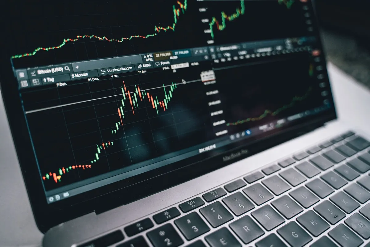 Al menos dos empresas de inteligencia artificial planean debutar en bolsas chinas