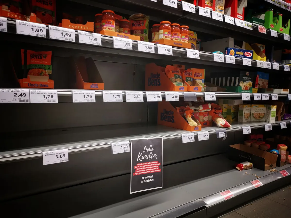 La confianza del consumidor estadounidense retrocede ante el temor a una inflación persistente