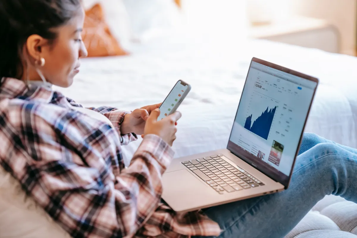 Las remesas hacia América Latina crecen un 132 % en una década y los envíos digitales se aceleran