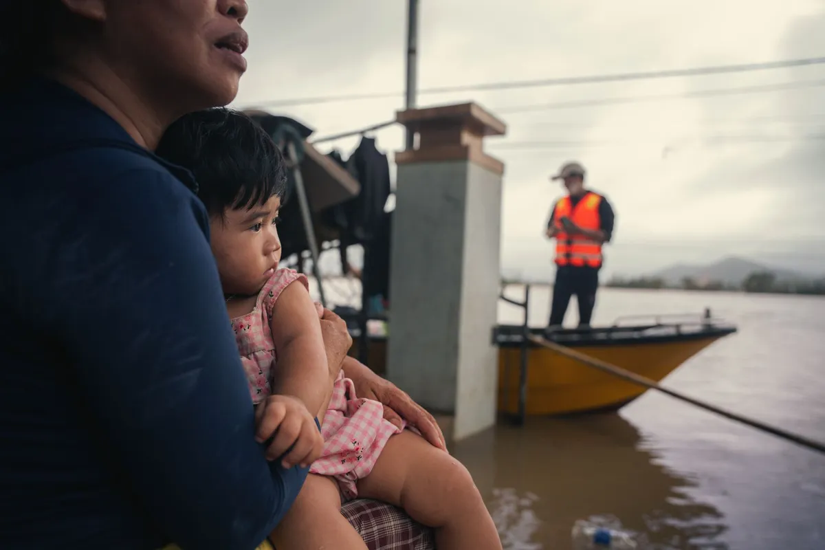 Inundaciones en Indiana obligan a evacuaciones masivas y rescates acuáticos