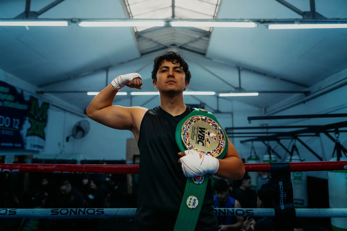 David Benavídez abre la nueva serie WBC Spotlight junto a Bonnie-Jill Laflin