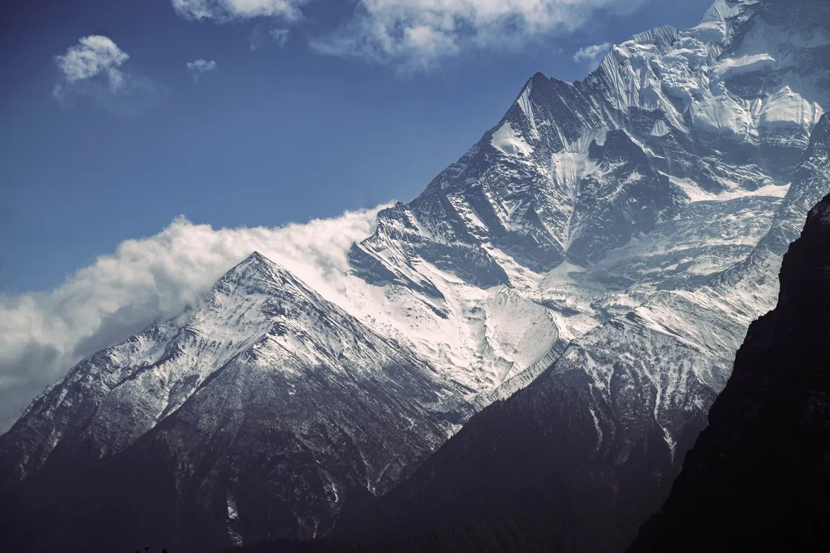El cambio climático aceleró el colapso de un glaciar en Nepal, según investigadores