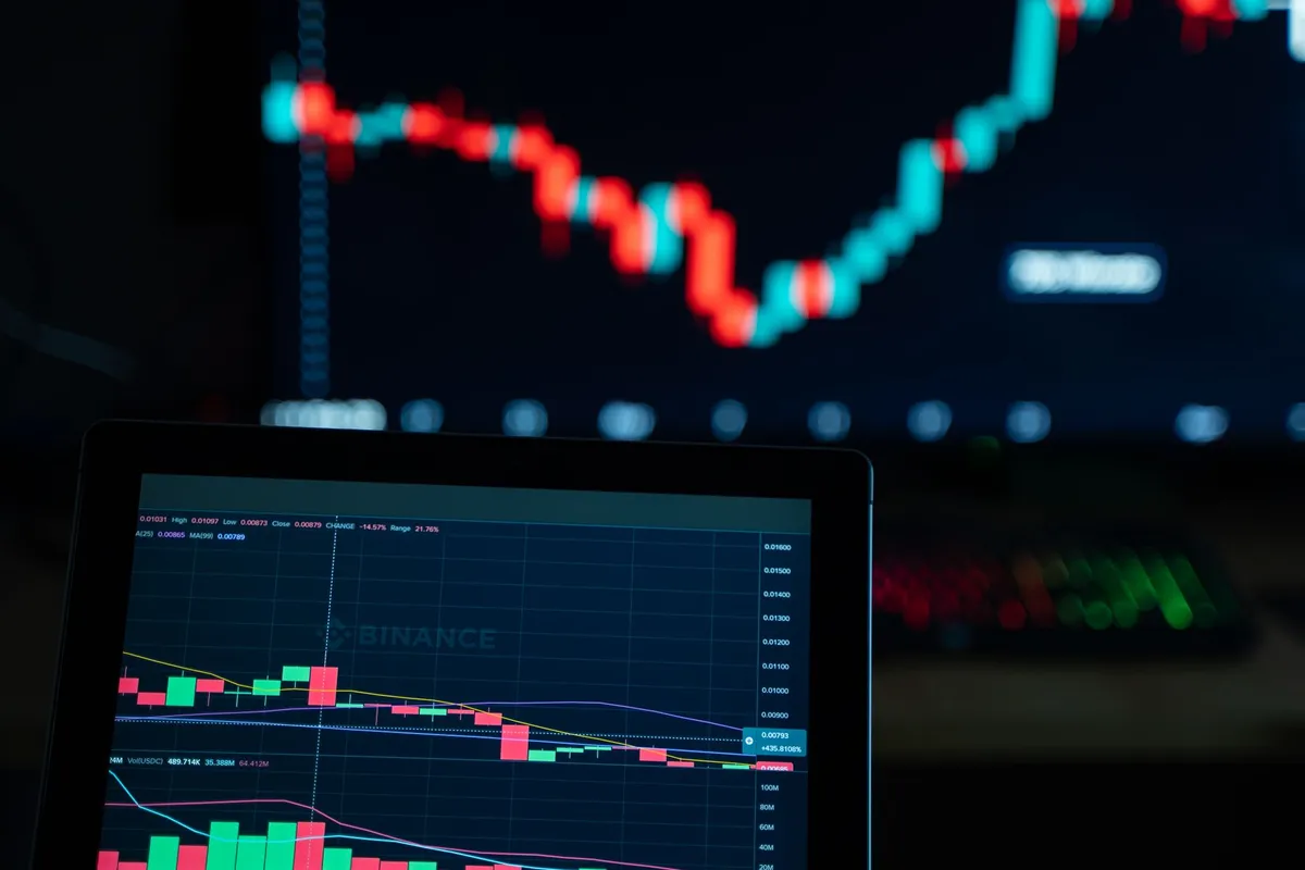 Bolsas asiáticas acompañan el alza de Wall Street en medio de baja del petróleo