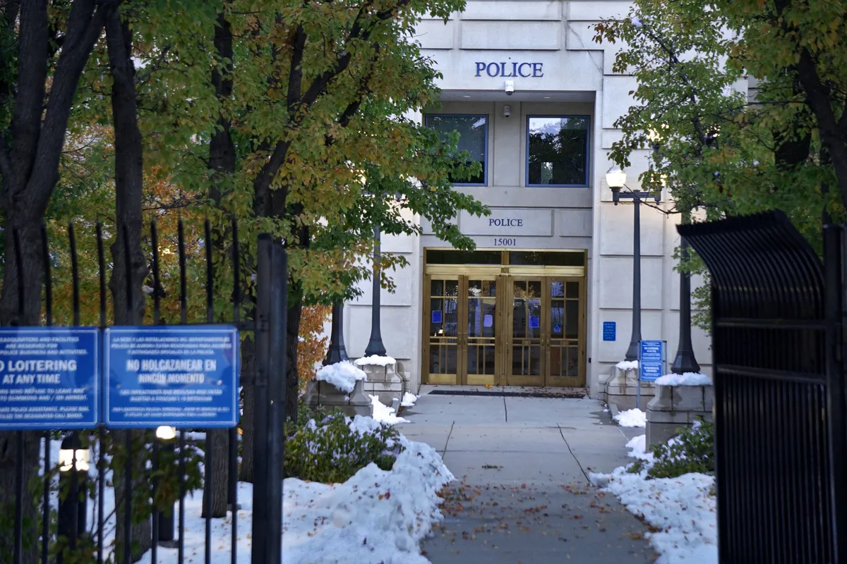 Agente de ICE arrestado en Minnesota tras acusación de herir a un migrante