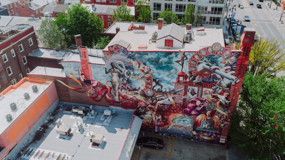 Los murales de Yehimi Cambrón en Atlanta documentan historias de inmigración y pertenencia
