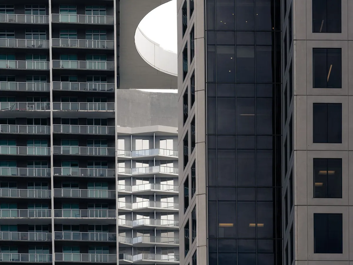 Miami experimenta crecimiento económico mientras los precios inmobiliarios se disparan