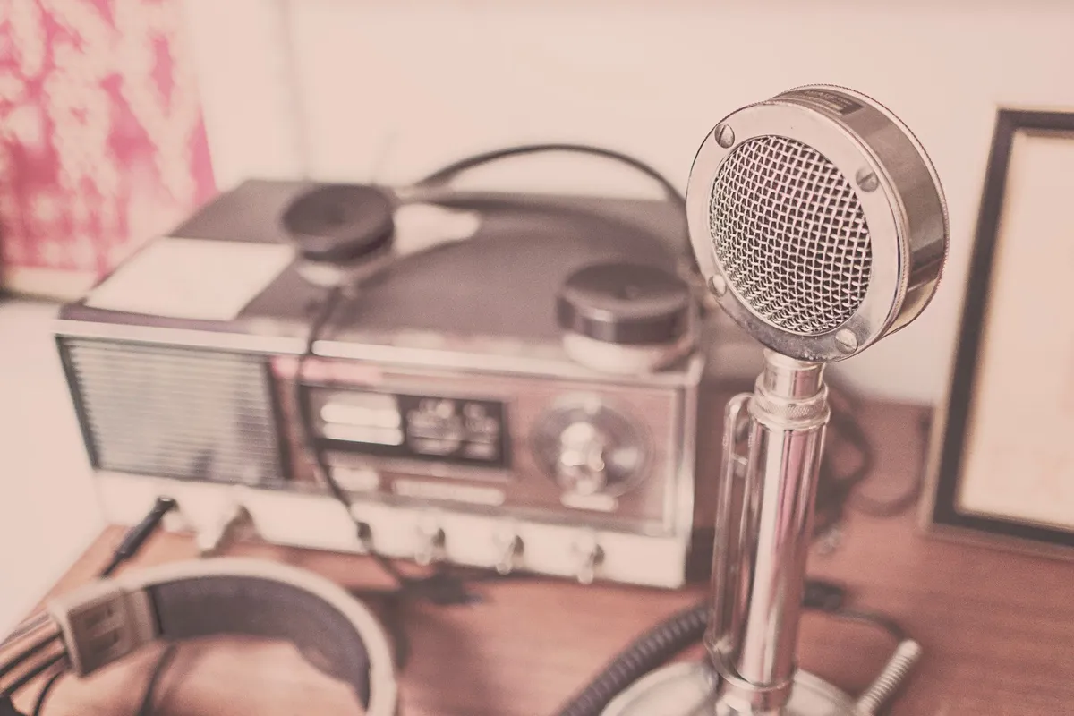 Díaz-Canel debuta en radio cubana y defiende su plan de apertura económica