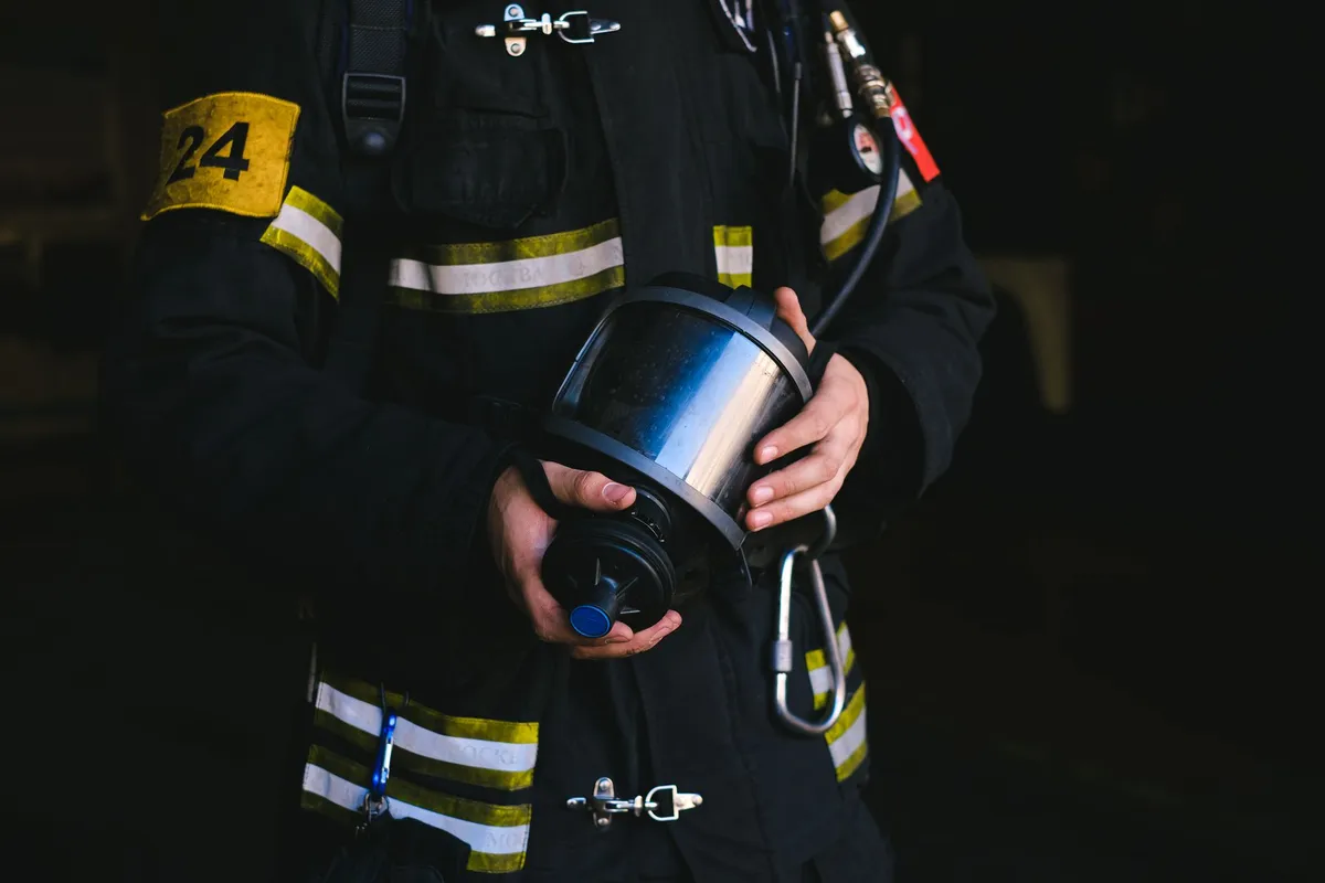 Bomberos en Arizona reaniman a perros rescatados de un incendio con equipos especiales "Fido bags"