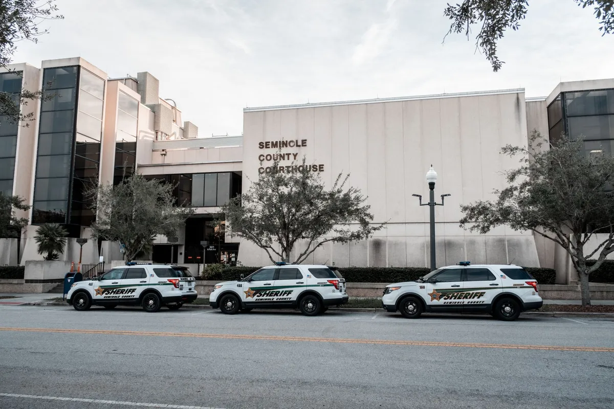 Arrestan a empresaria venezolana en Florida al dejar a su hija con una amiga