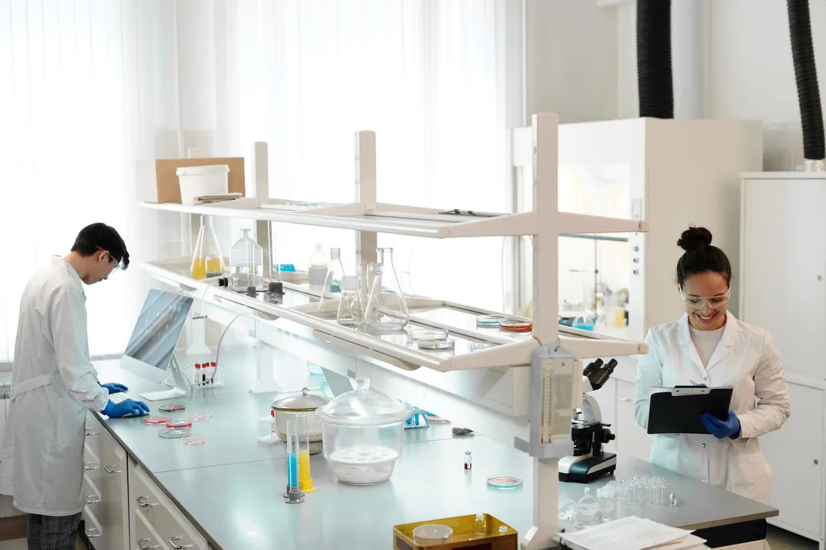 Inteligencia artificial diseña proteínas que la naturaleza nunca produjo