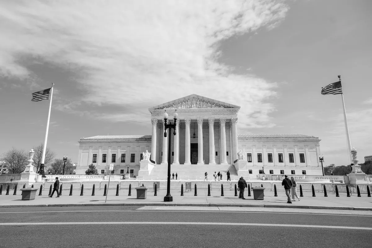 La Corte Suprema permite continuar con las deportaciones a «terceros países» impulsadas por Trump