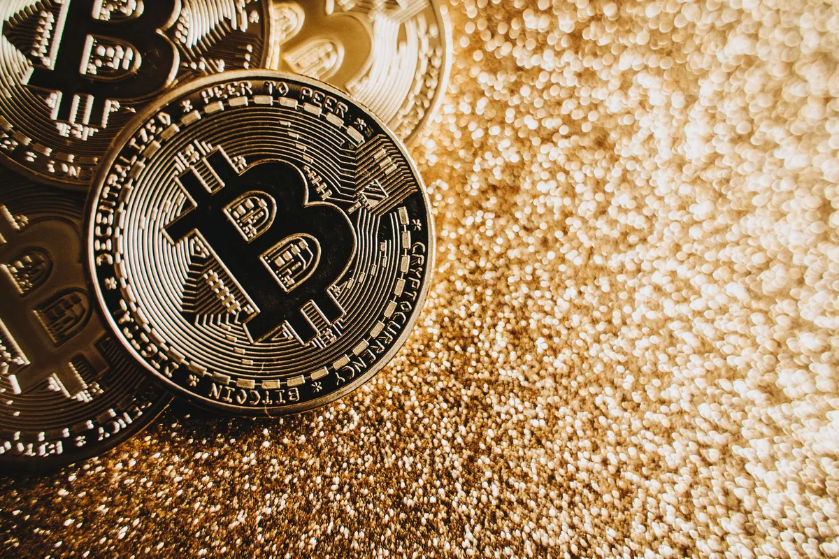 Bitcoin y los 100.000 dólares: el papel de los ETF y de la Reserva Federal, según Benzinga España
