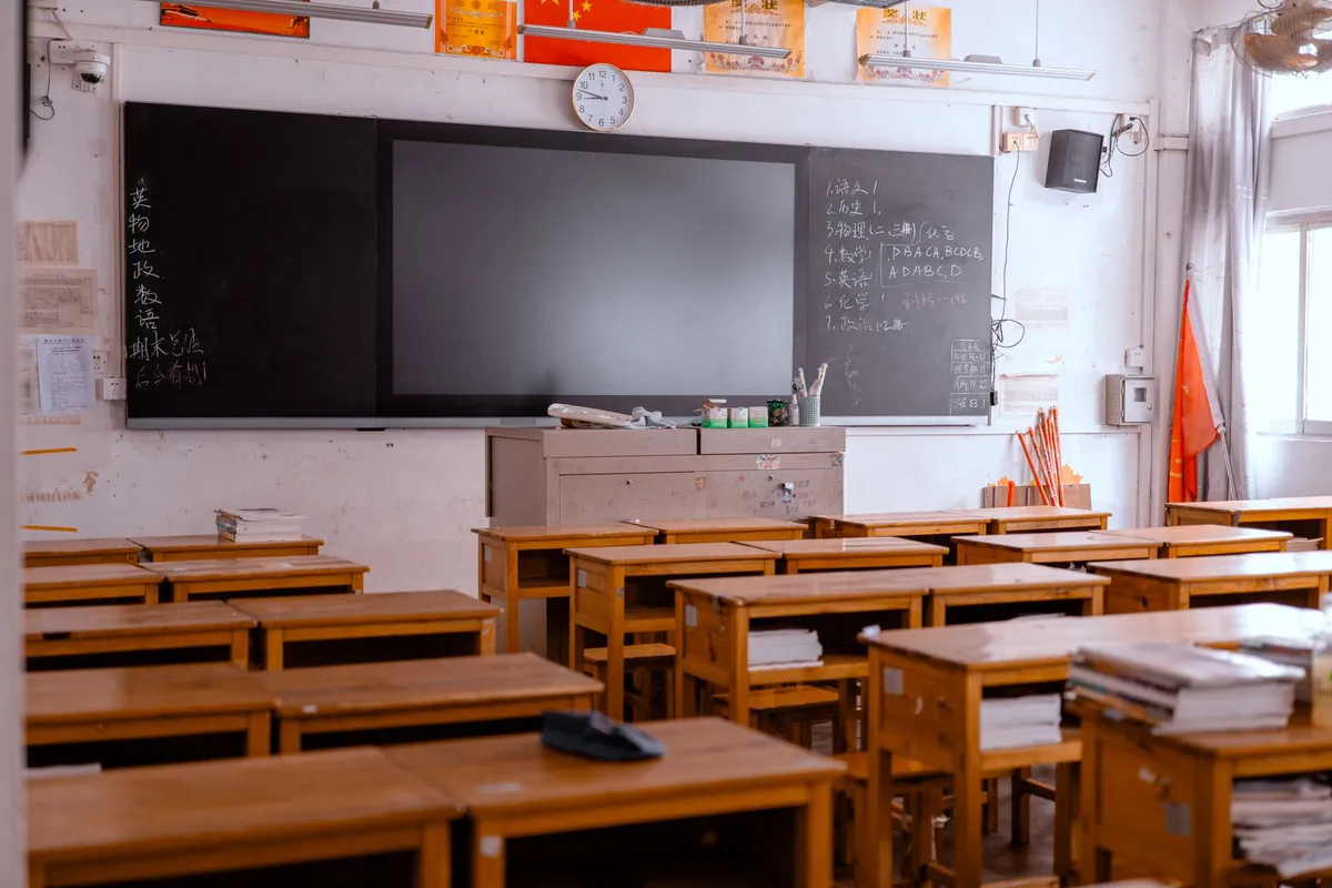 Despiden a un profesor que amenazó a un alumno de 12 años con llamar a ICE en un colegio de San Antonio