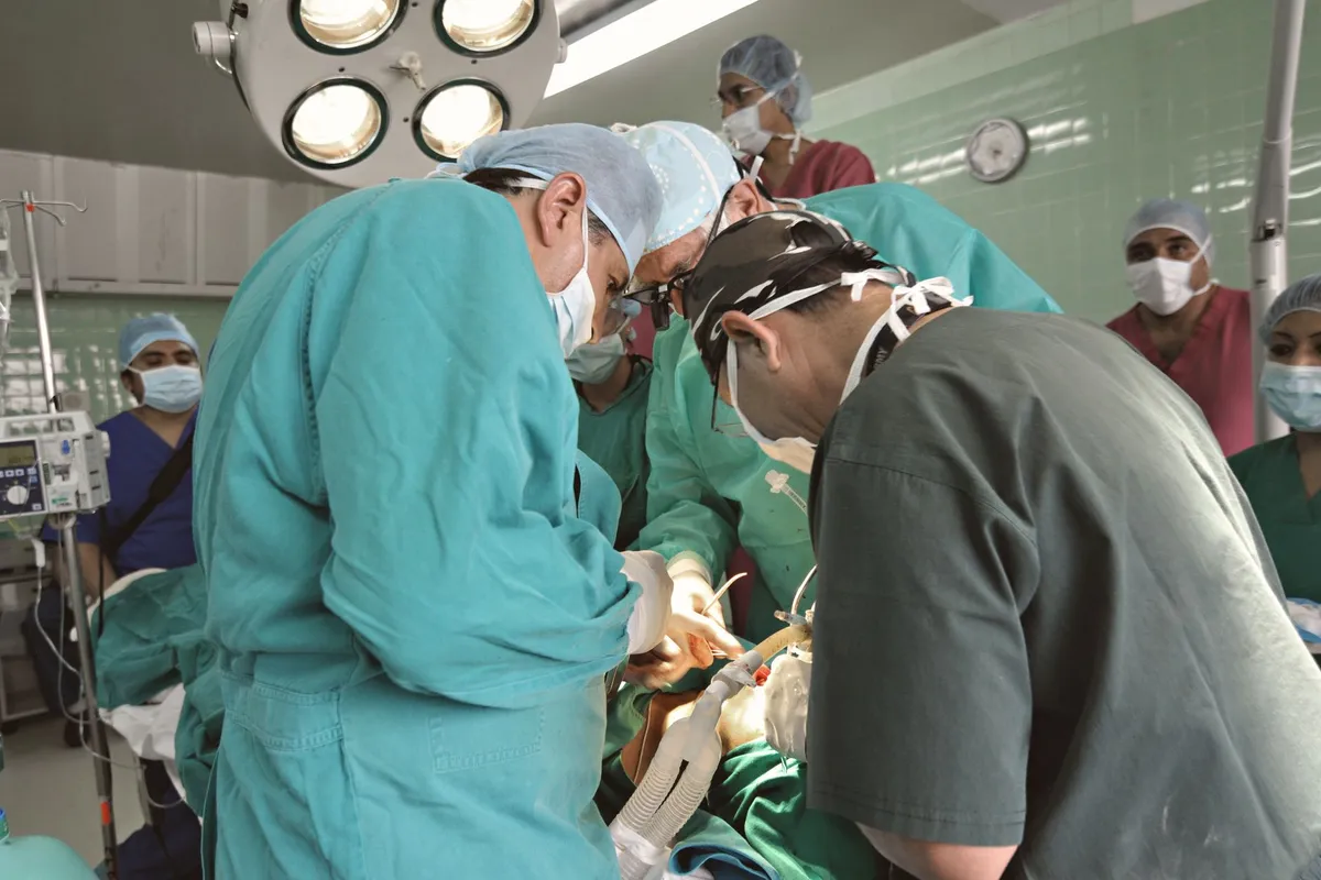 Seis especialistas proponen cambios al sistema de salud dominicano y señalan sus deficiencias