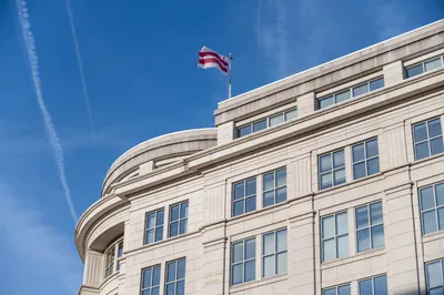 El Dow Jones cae 631 puntos tras la decisión de la Fed sobre tasas de interés