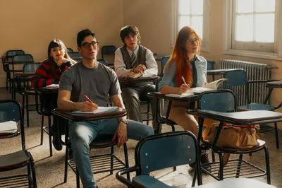 Estudiantes chilenos protestan contra posibles recortes a la educación propuestos por Kast