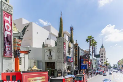 La compra de Warner Bros. por Paramount: claves para el streaming, el cine y la información, según AP
