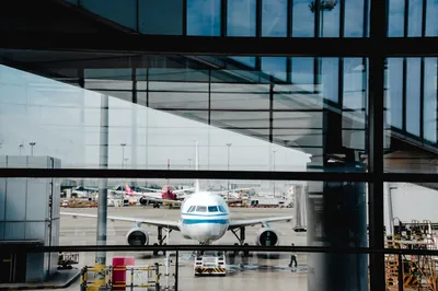 EU elimina restricciones a aerolíneas mexicanas y permitirá nuevas rutas desde el AIFA y el AICM